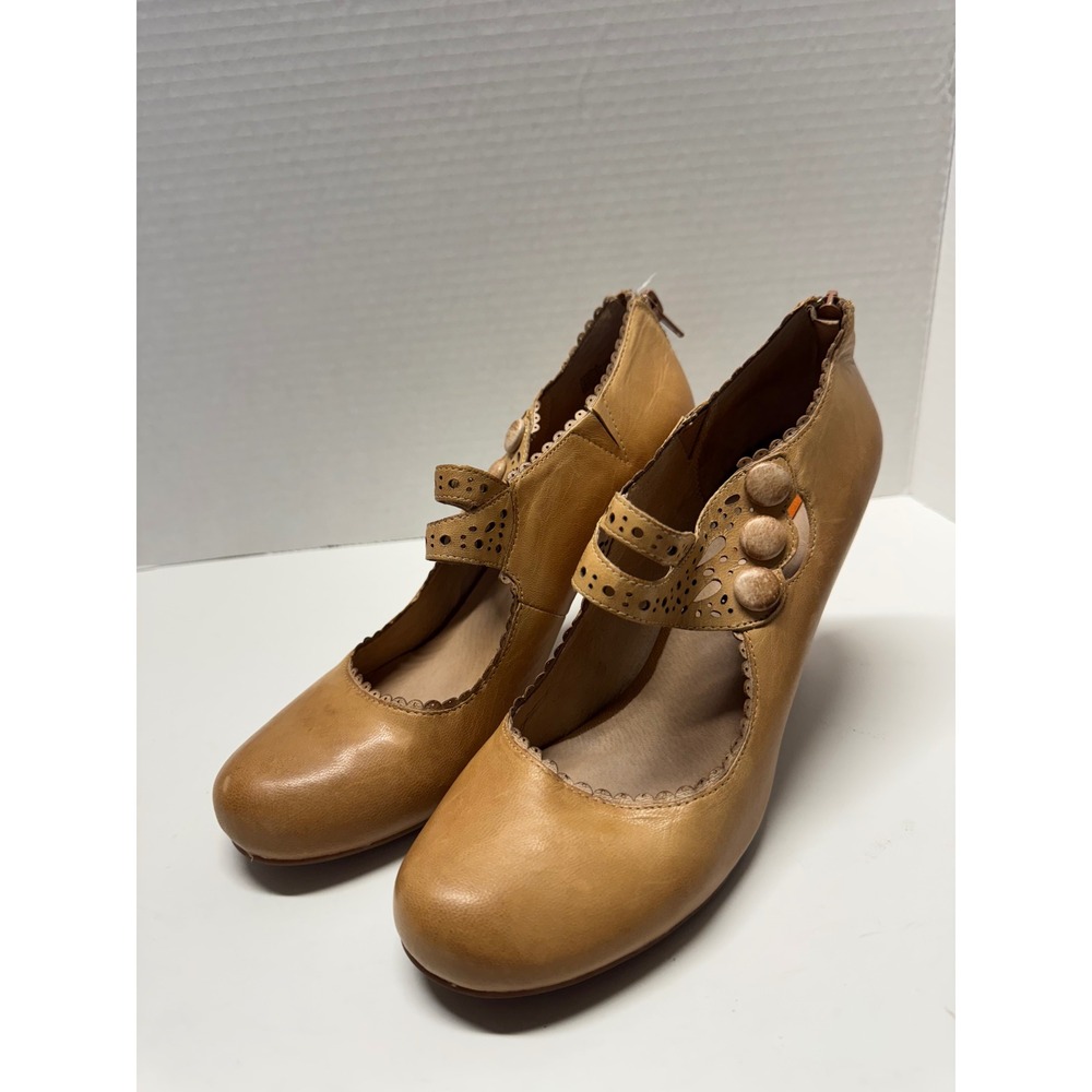 Miz Mooz Starla Leather Button Laser Cut Heels Size 8.5